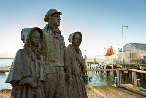 Wakefield Quay Nelson, Early Settlers Memorial by Tony Stones, 